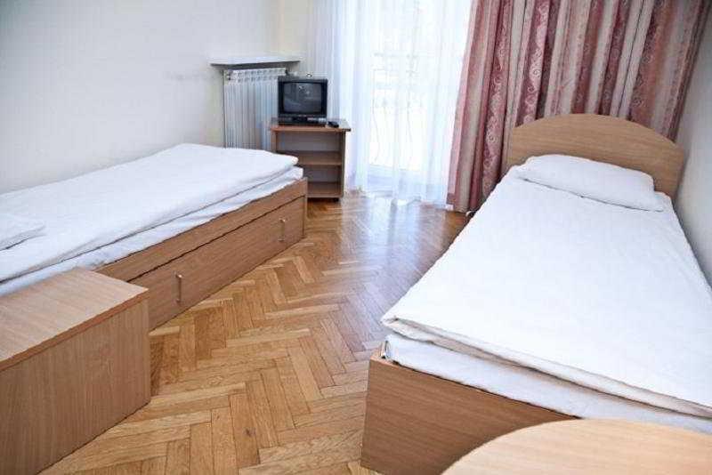 Bed and Breakfast Perla Lesna Nadarzyn Exterior foto